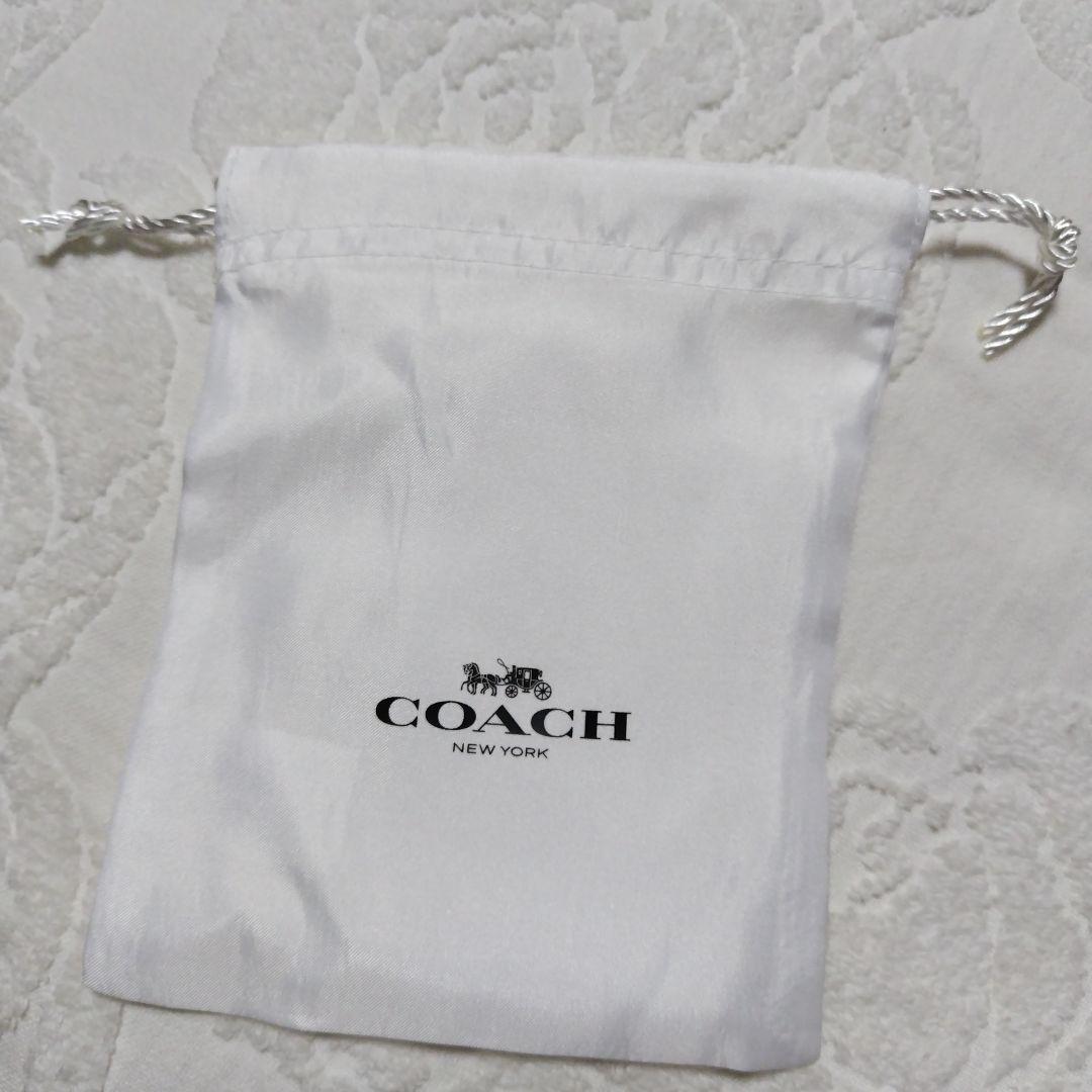 新品　コーチ　スモールジップアラウンドカードケース　ストロベリー