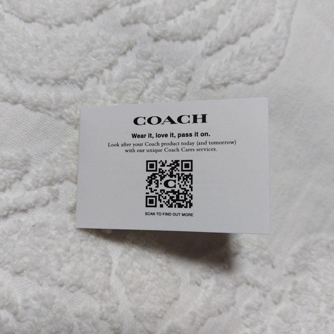 新品　コーチ　スモールジップアラウンドカードケース　ストロベリー