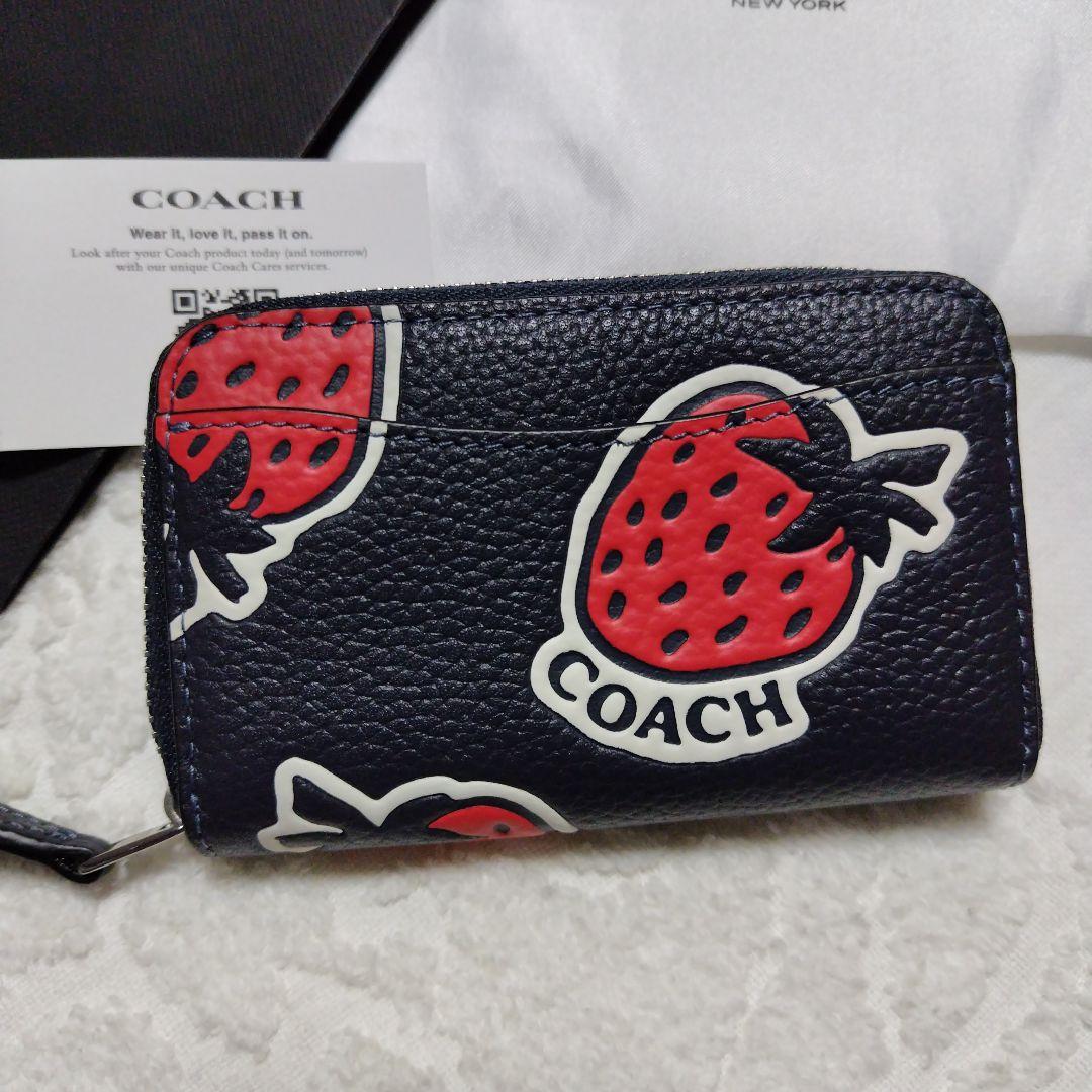 新品　コーチ　スモールジップアラウンドカードケース　ストロベリー