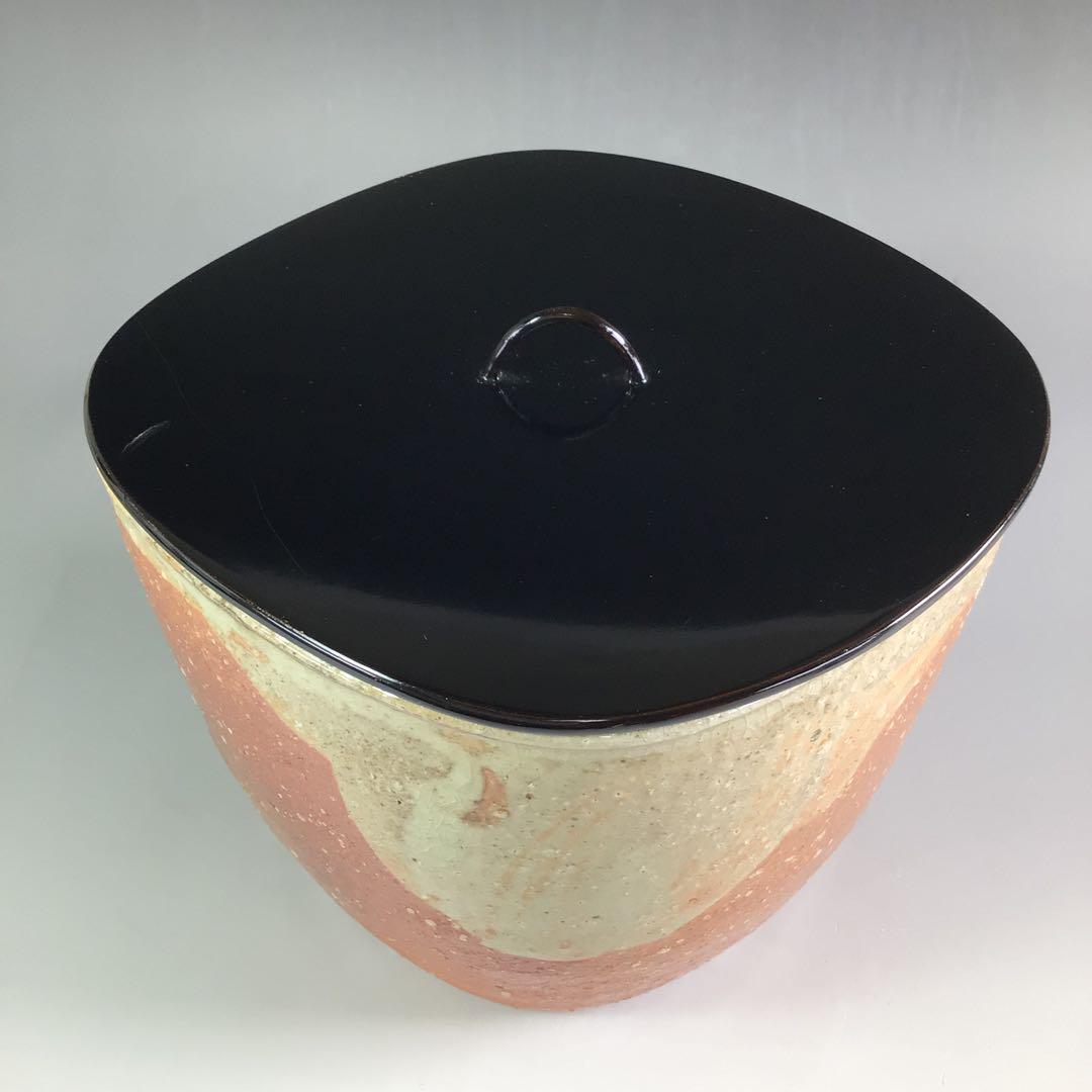 Ｒ６８４　水指　『信楽焼』『保庭楽入造』『菱形水指』　共箱　茶道具