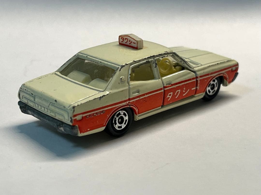 トミカ 黒箱 ニッサン セドリック 2800SGL タクシー 日本製 当時物