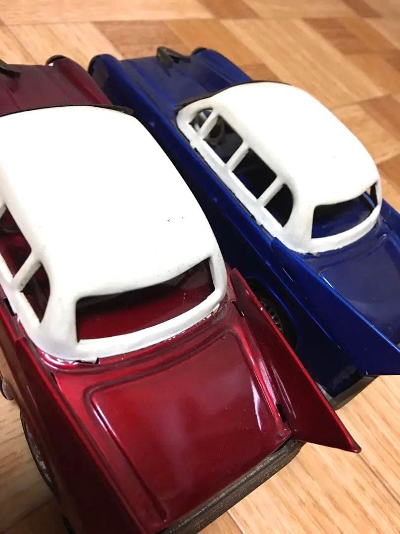 早い者勝ち〜　レトロなブリキおもちゃ　キャデラック　２台セット　更にセール！！