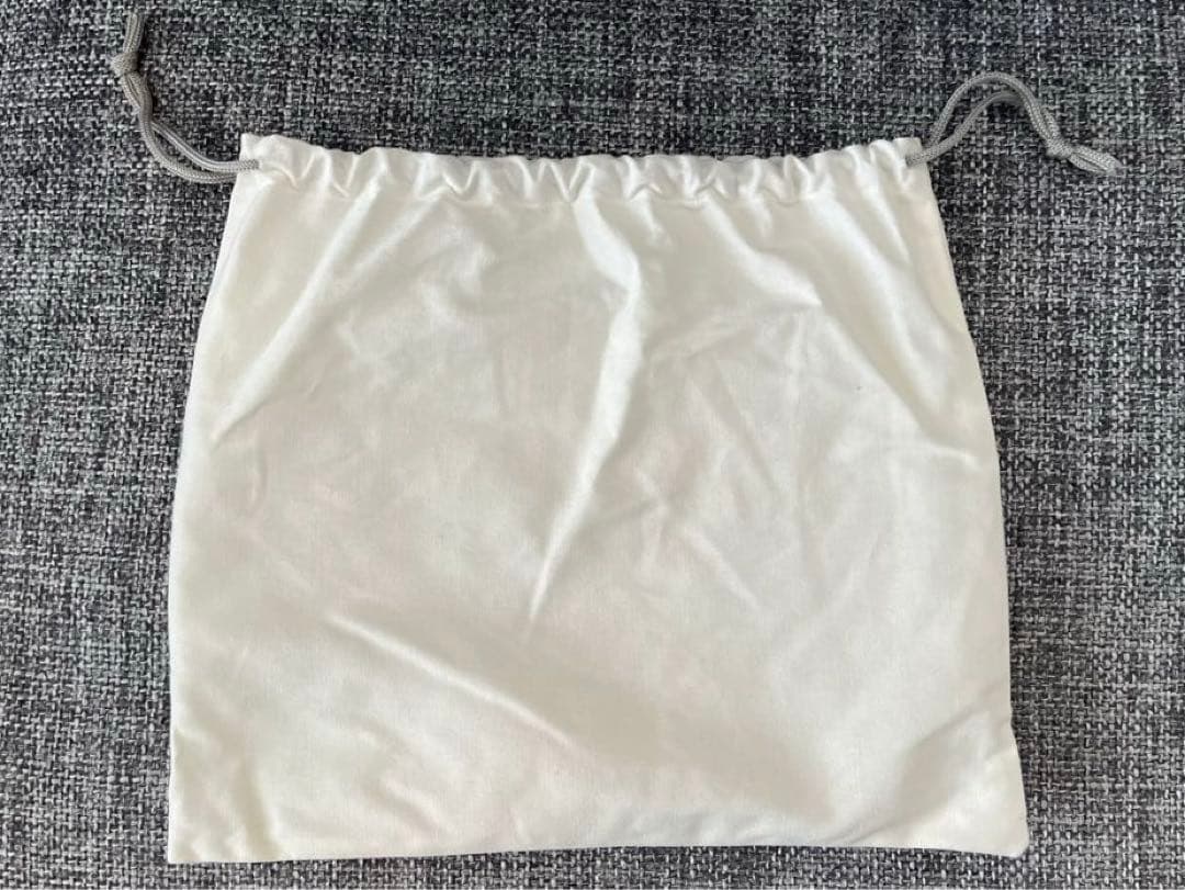 【美品】アンテプリマ クラッチバッグ （チェーンストラップ）