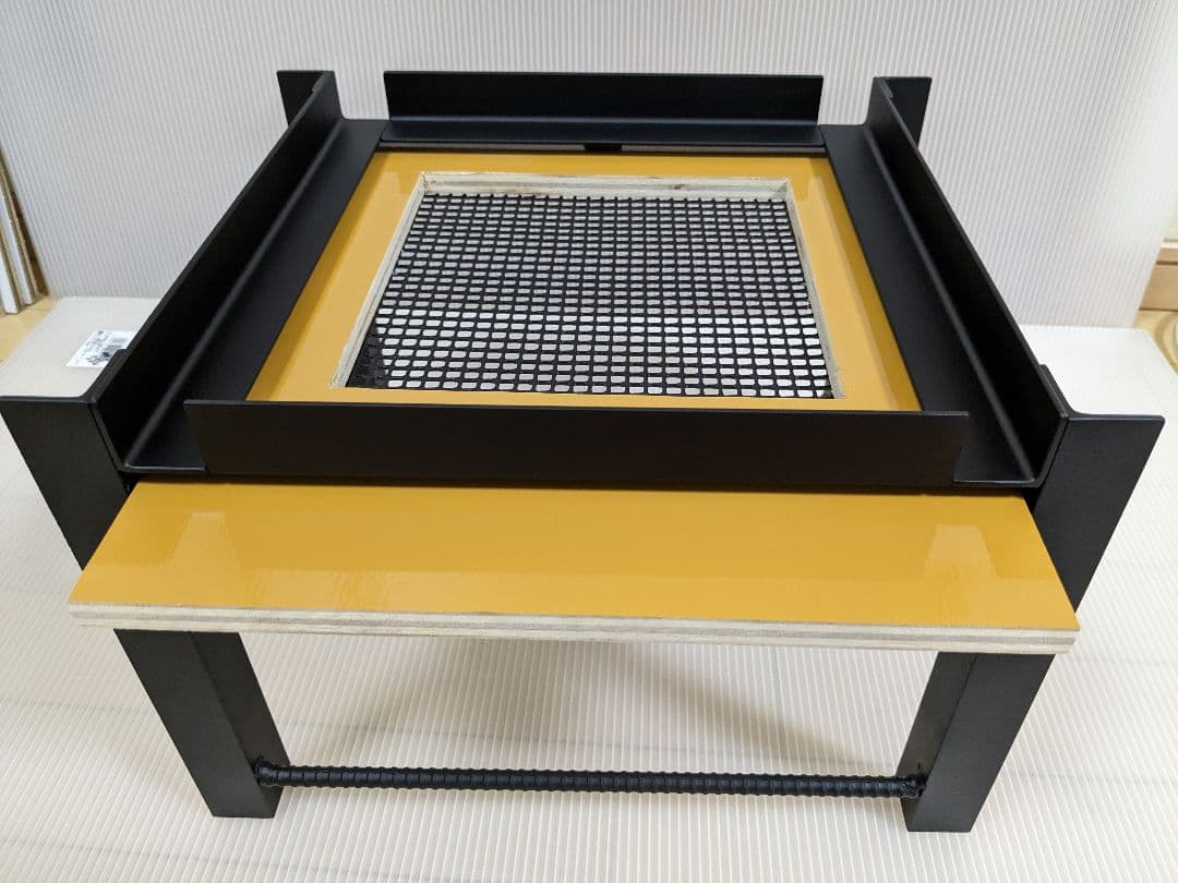 重箱式巣箱台 4台 290ミリ用 ニホンミツバチ 鉄製台 - メルカリ