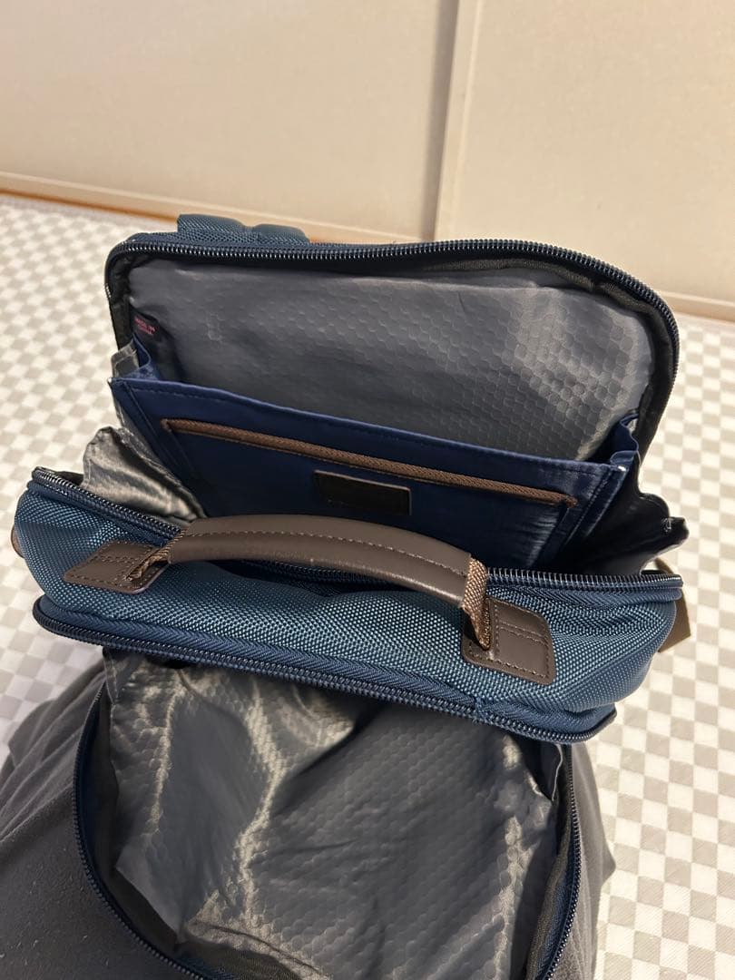 TUMI トゥミ　ネイビー　ビジネスリュック