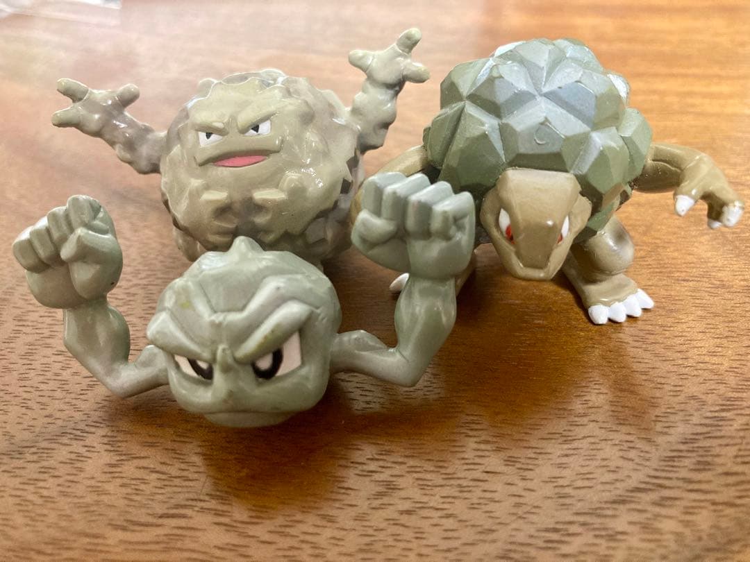 ポケモン モンコレ 初期 イシツブテ、ゴローン、ゴローニャ