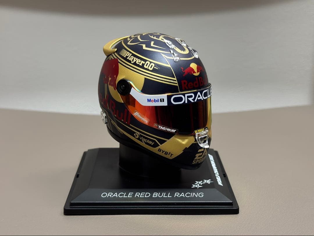 マックスフェルスタッペン 2023ワールドチャンピオンヘルメット 1/4スケール