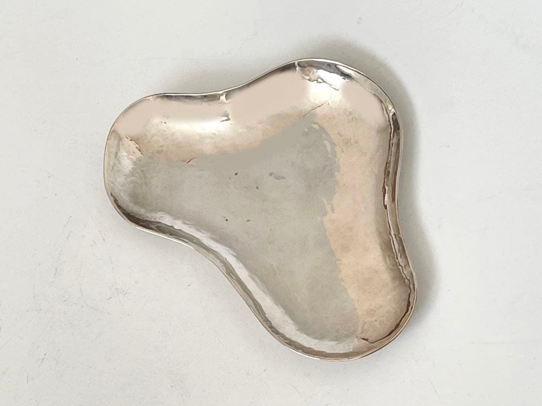 金工家　井尾健二　銀製打造変わり皿　変形皿　小皿　トレー　アクセサリートレイ