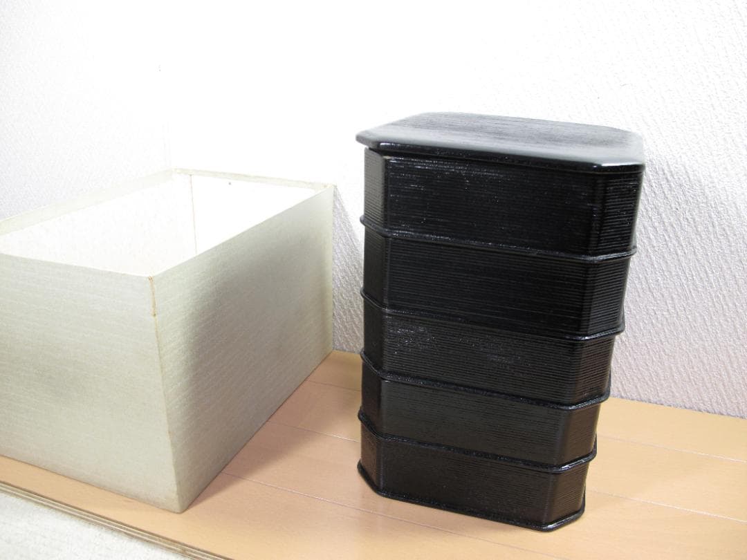 古帛紗 黄入子菱地菊折枝文ニ陪織物