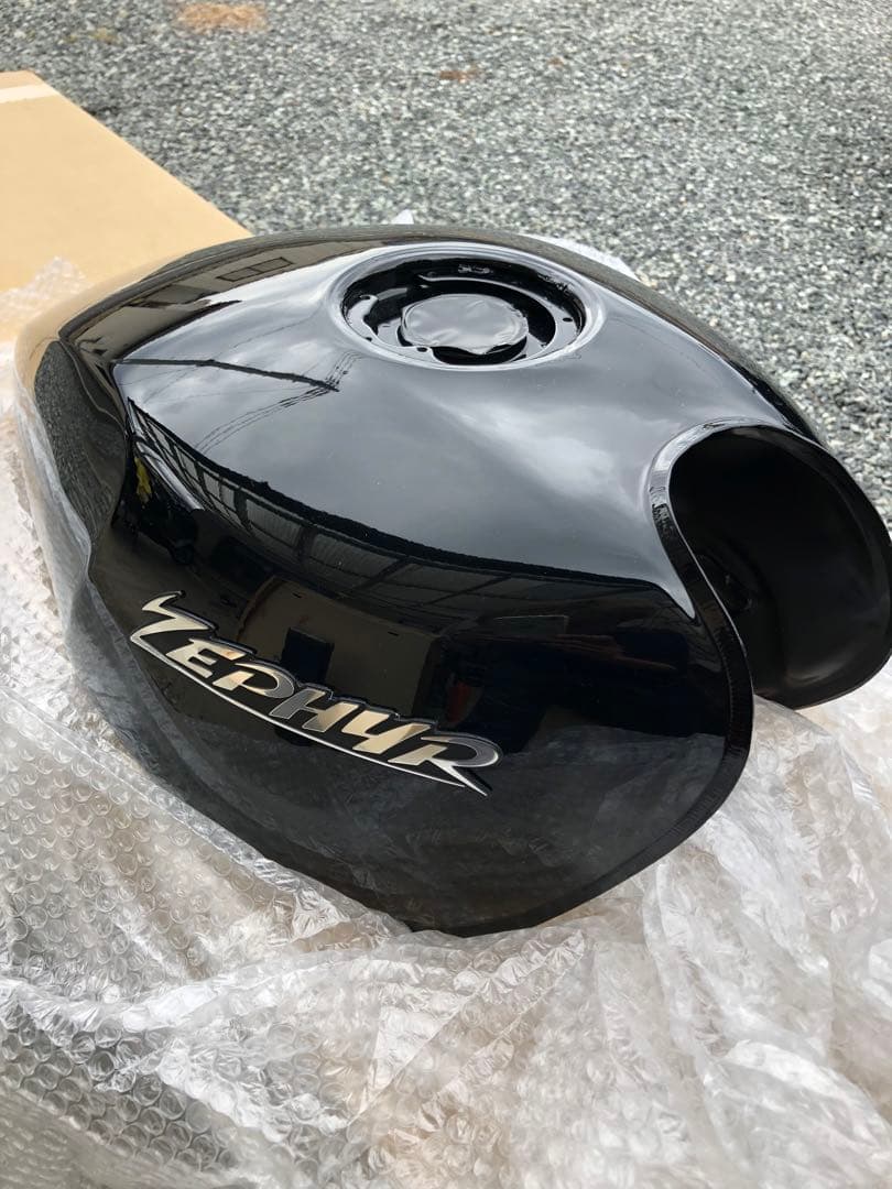 ゼファー 400 ゼファーχ タンク 純正オリジナル 新品 希少 - メルカリ