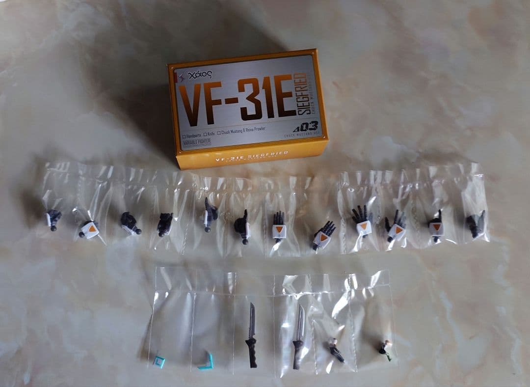 DX超合金 VF-31E ジークフリード（チャック・マスタング機）