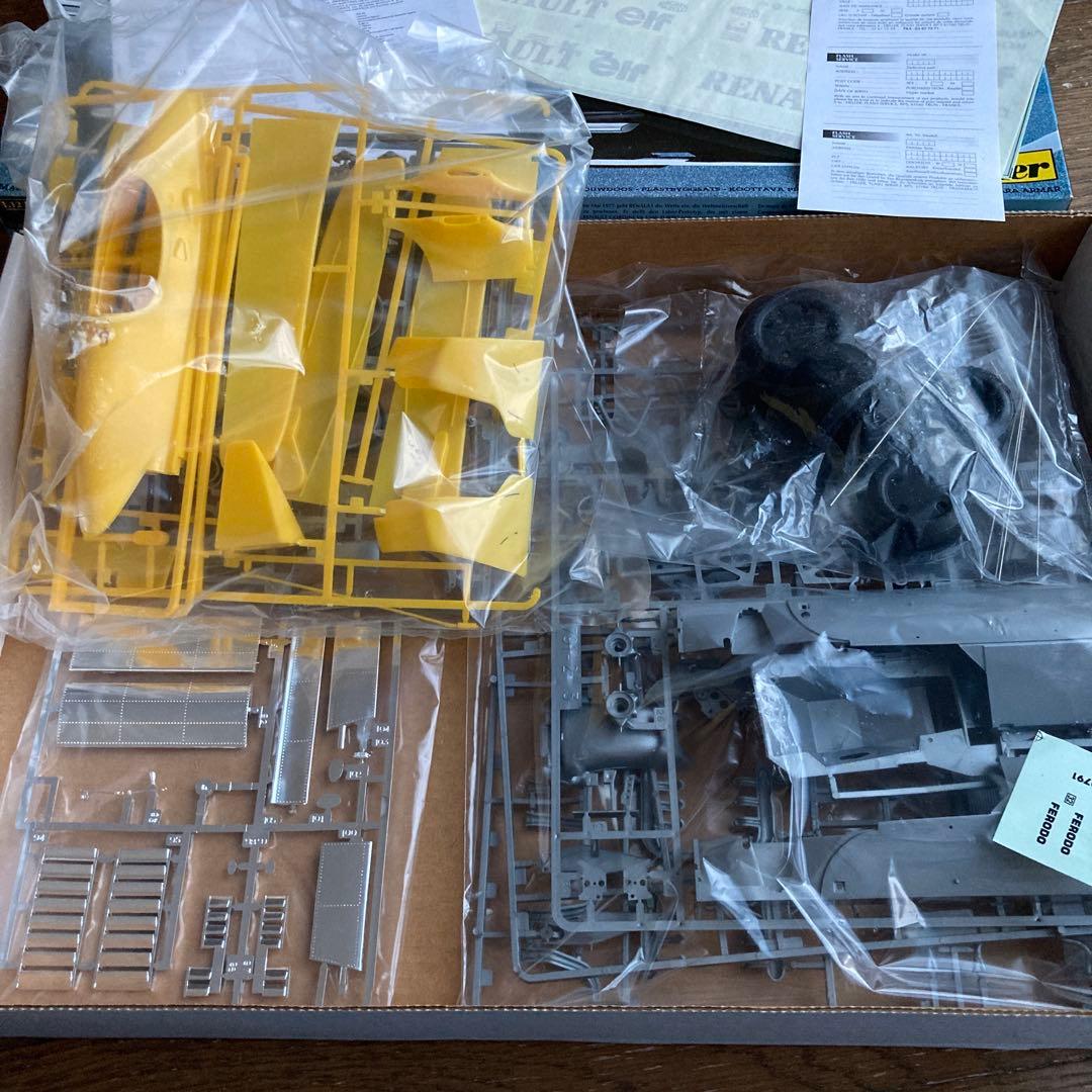 Heller 1/12 RENAULT ルノーF-1 RE20/23 1980