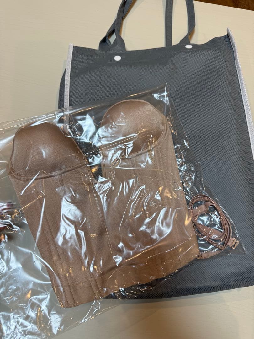 ベージュ ブライダルインナー ストラップ付き