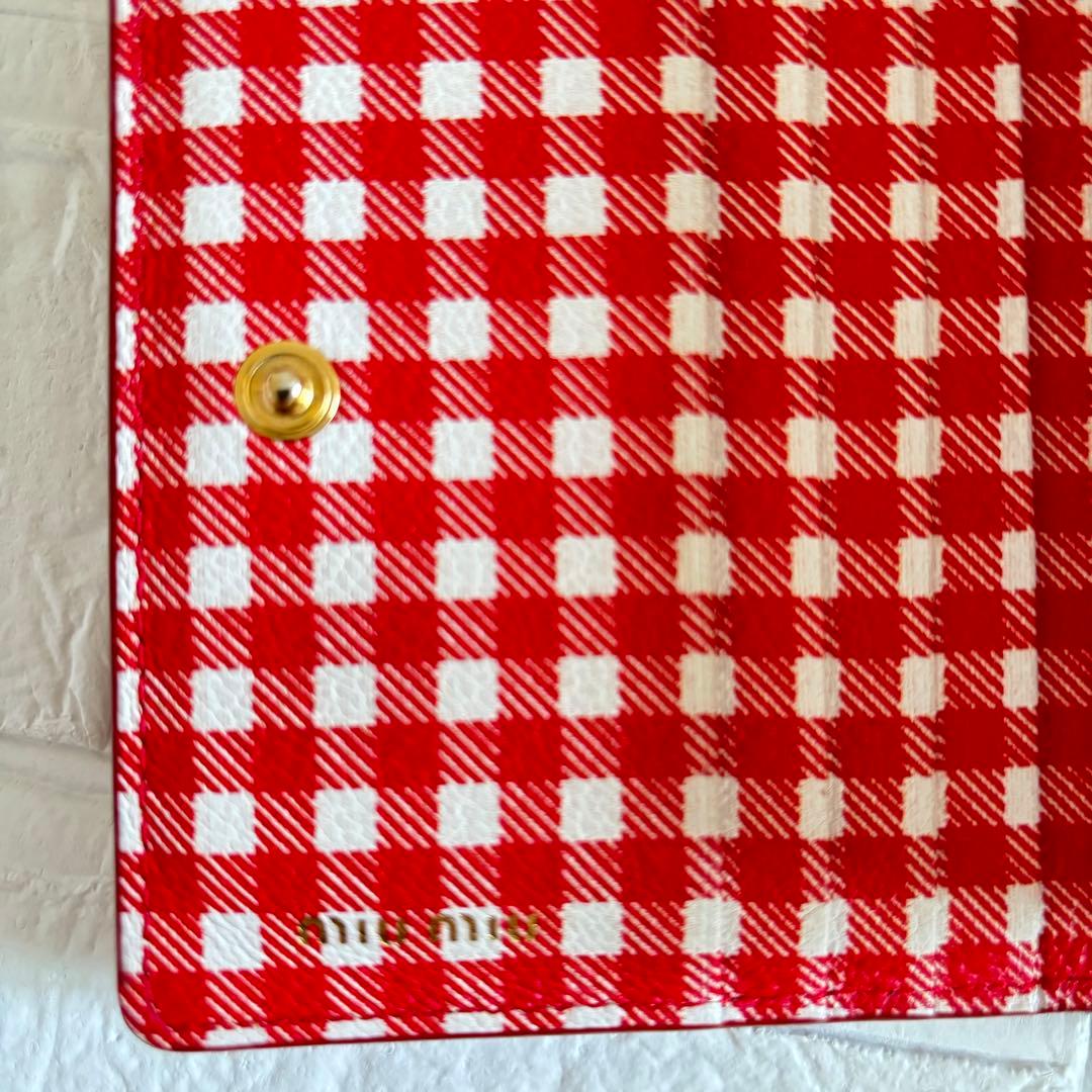 ミュウミュウ 折財布 二つ折 ギンガムチェック 赤 ゴールド金具 ロゴ