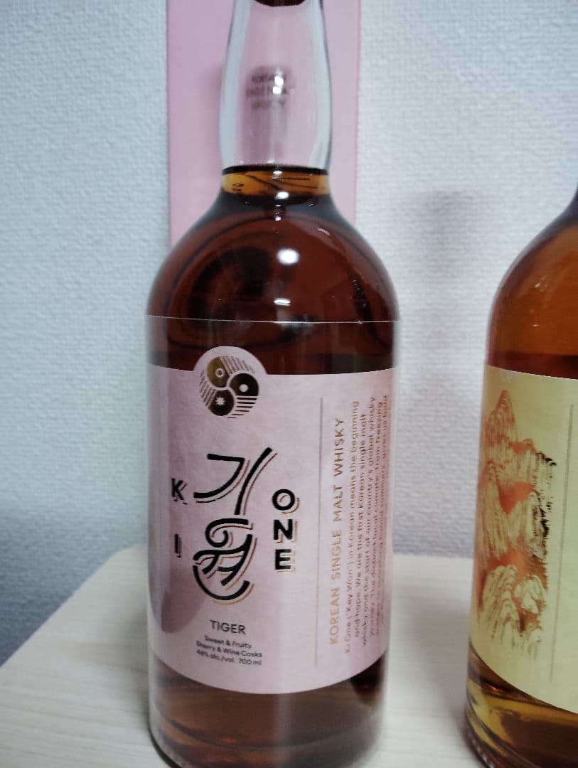 キウォンタイガー（箱あり）、イーグル（箱無し） 韓国ウイスキー2本セット