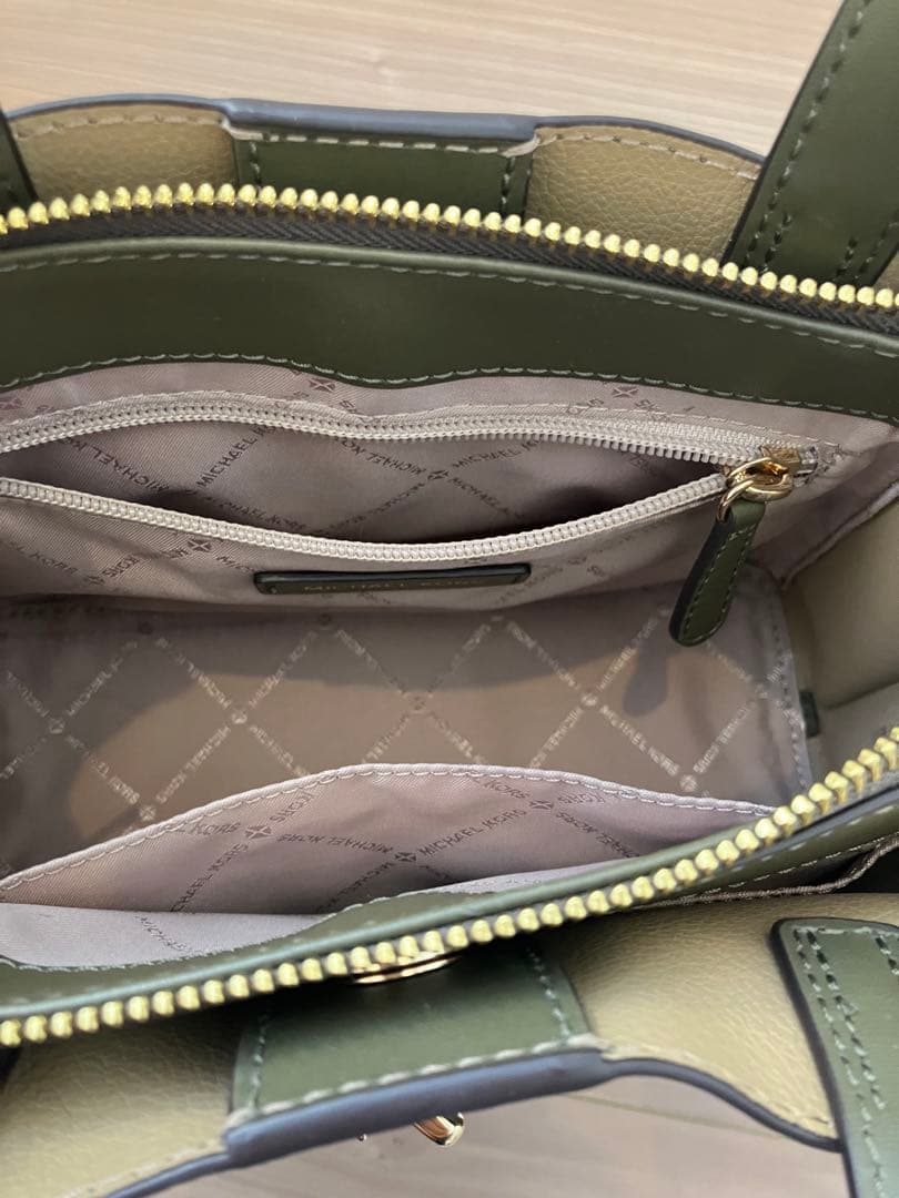 (あゆ)美品マイケルコース　EMILIA SM サッチェルショルダーバッグ