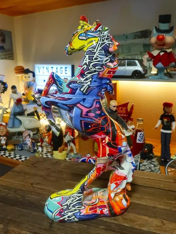 馬 サラブレッド 午年 カラフル 芸術品 金運アップ 置物 ロイヤルファミリー 馬 サラブレッド 午年 カラフル 芸術品 金運アップ 置物 ロイヤル