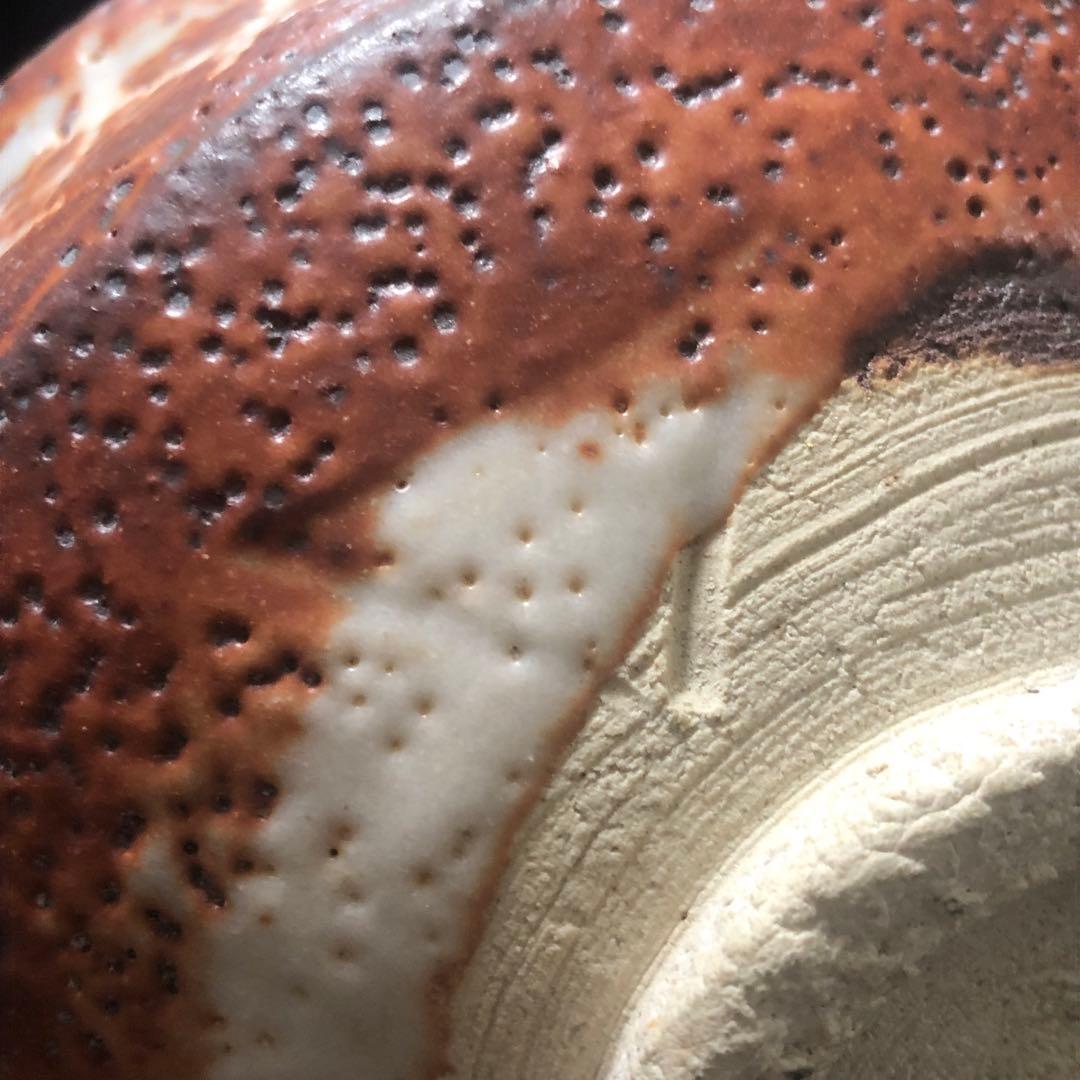 究極の美◼️蔵から、また凄そうな赤茶白い釉薬の美しい