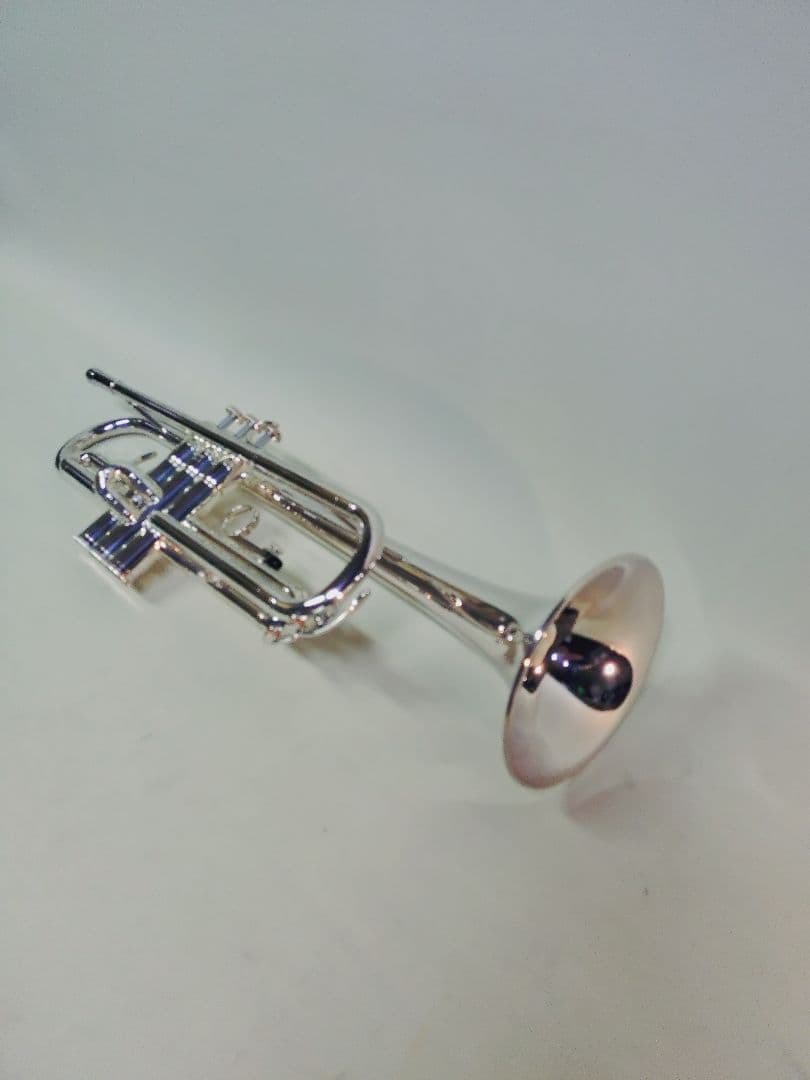 ヤマハ YTR2330 トランペット 本体　未使用