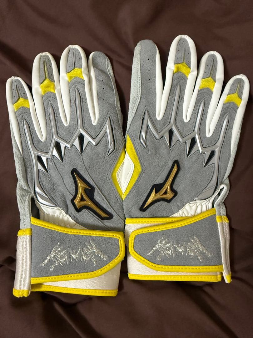 東京ヤクルトスワローズ 村上宗隆選手 実使用 バッティンググローブ