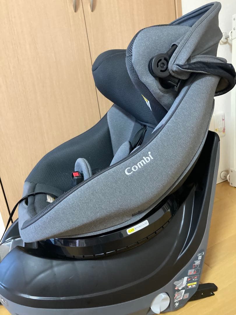 美品　上位モデル　Combi クルムーヴコンパクトR129 エッグショックJQ