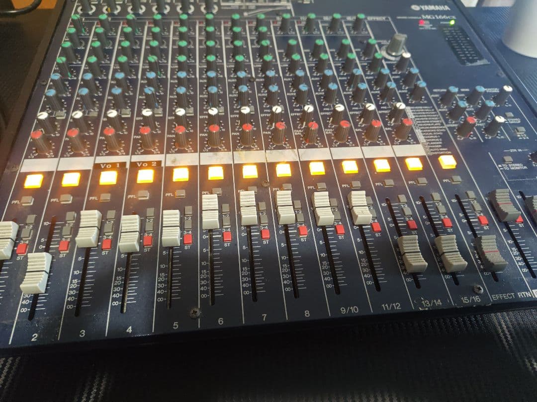 Yamaha MG166CX アナログミキサー