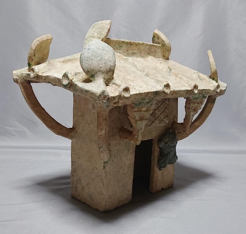 東漢時代　出土品　緑釉銀化楼閣 彩文土器 高さ27.4㎝　（A）