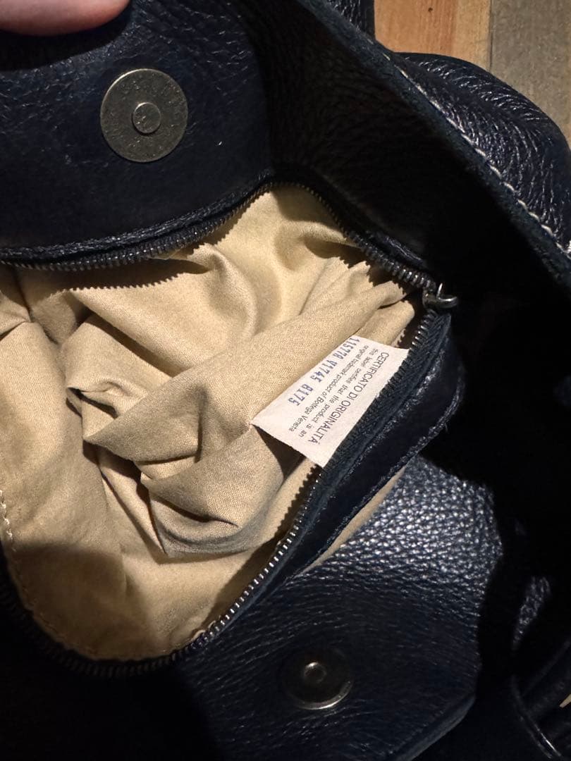 ボッテガ　黒のレザートートバッグ