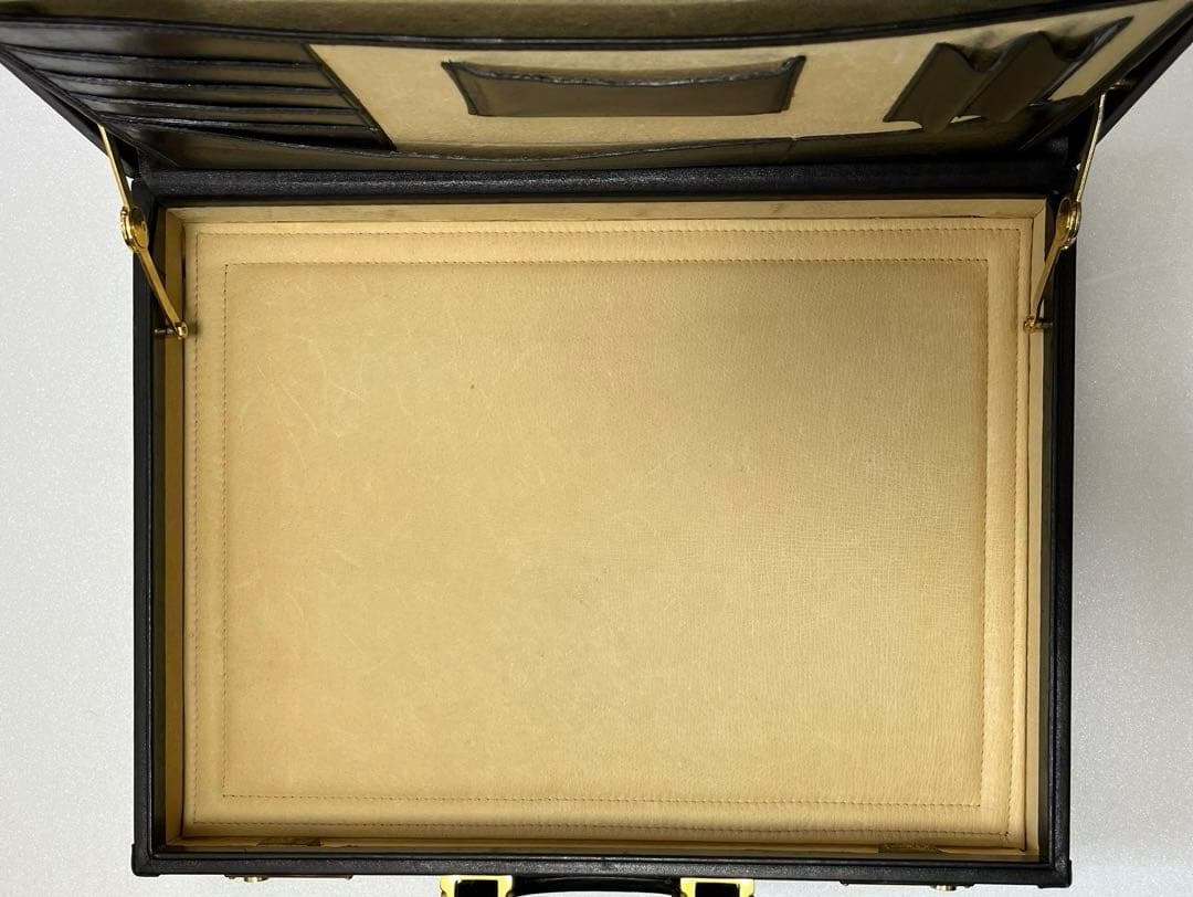 t*i様 ロエベ アタッシュケース 黒