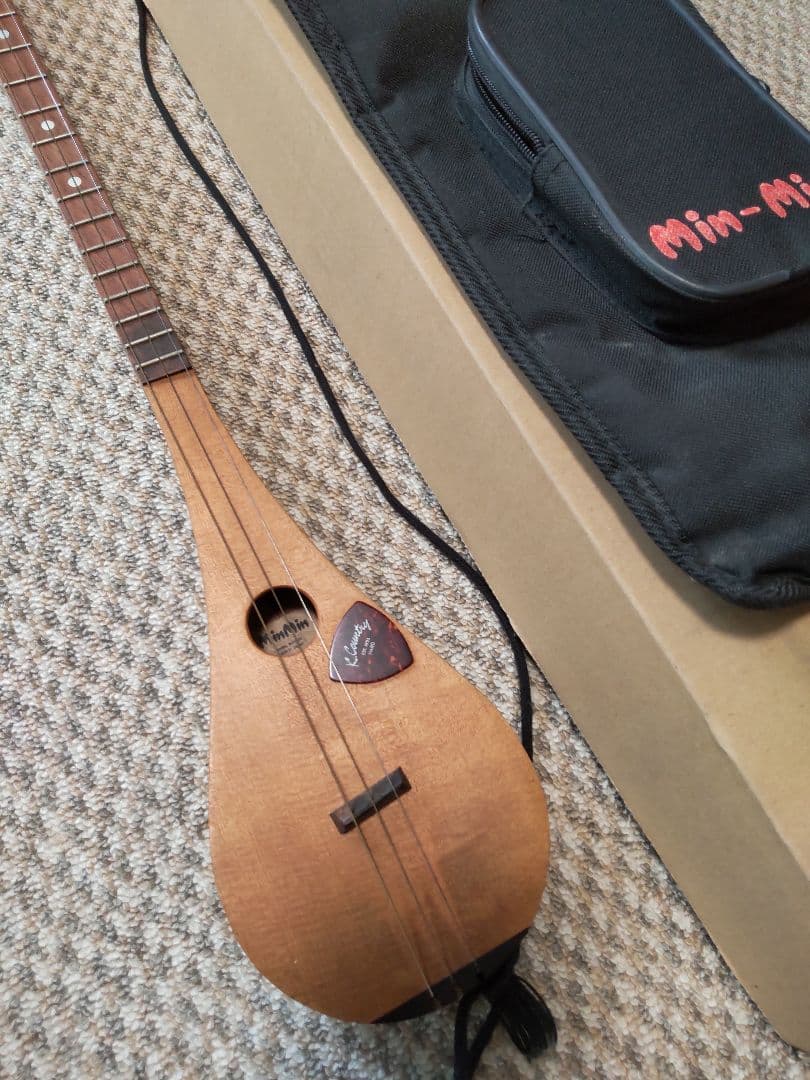 Min-Min ミンミン（みんなの民族楽器）plus島唄教本