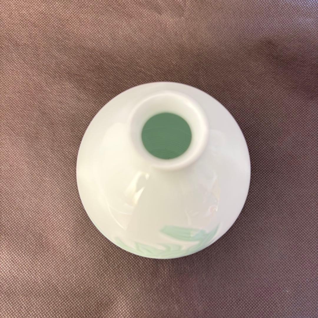 t*y様 『人間国宝 井上萬二』本人作 白磁緑釉百合彫