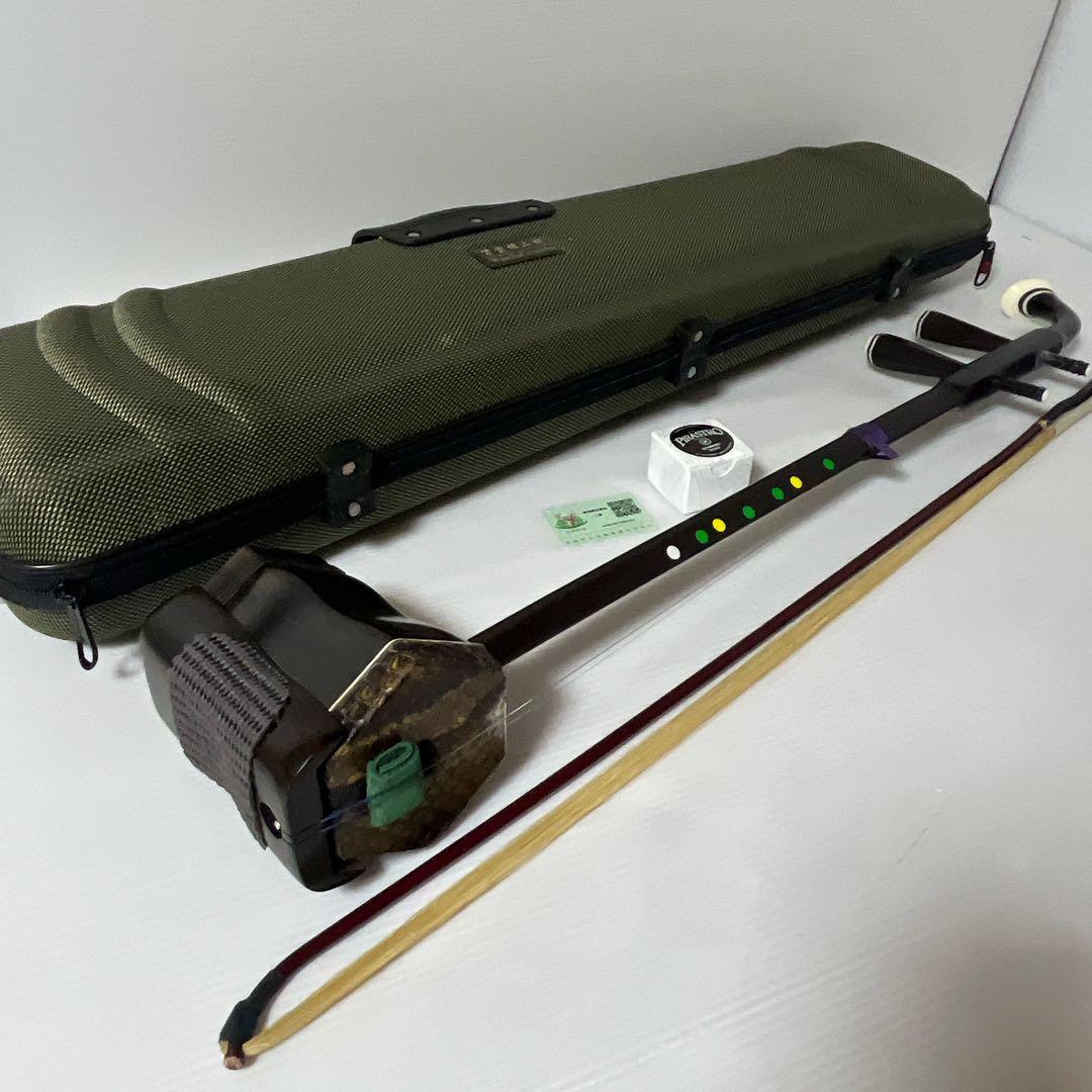 万菊根製　二胡　紅木　精品　萬菊根　蛇皮　弦楽器　ケース