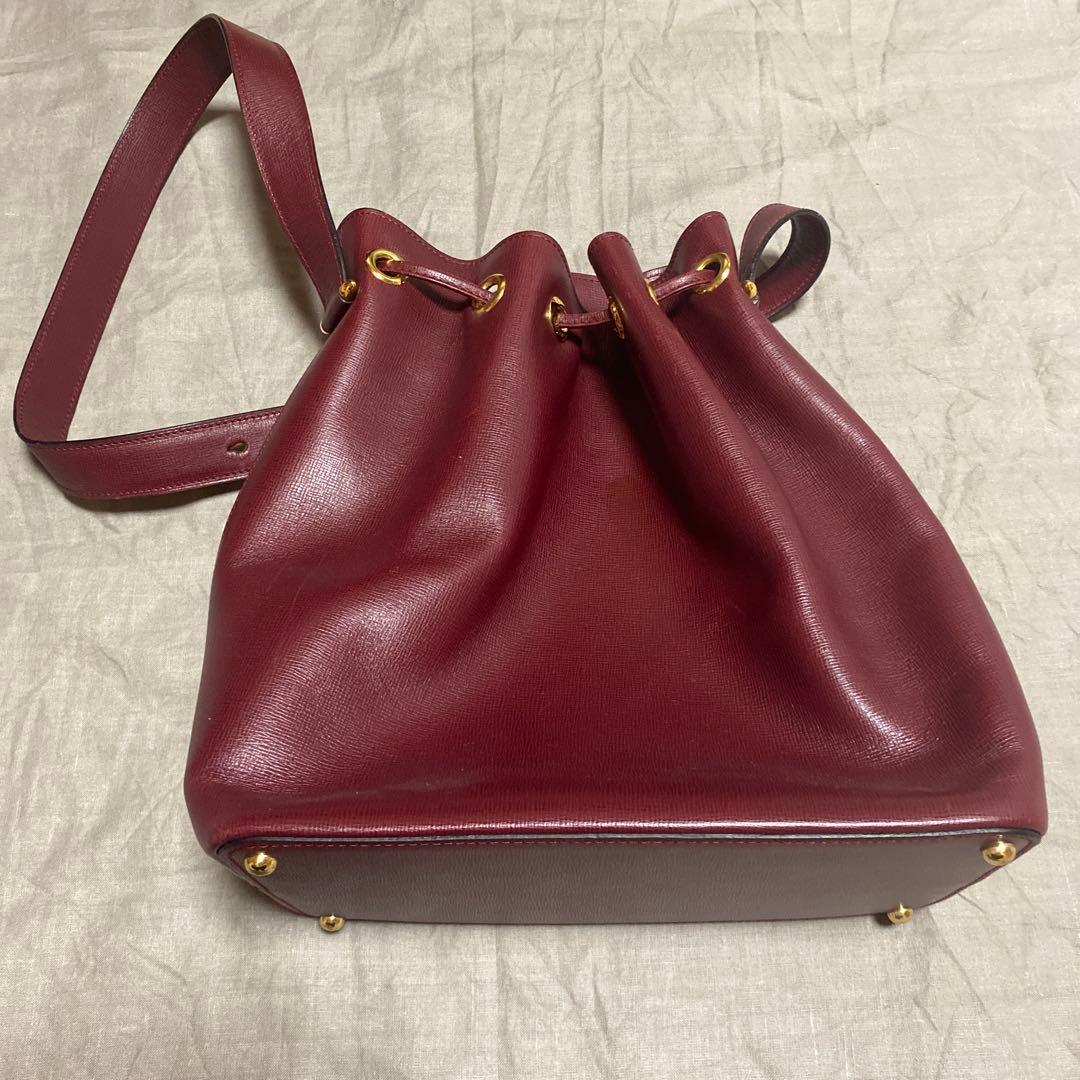 カルティエ　バーガンディ バケットバッグ