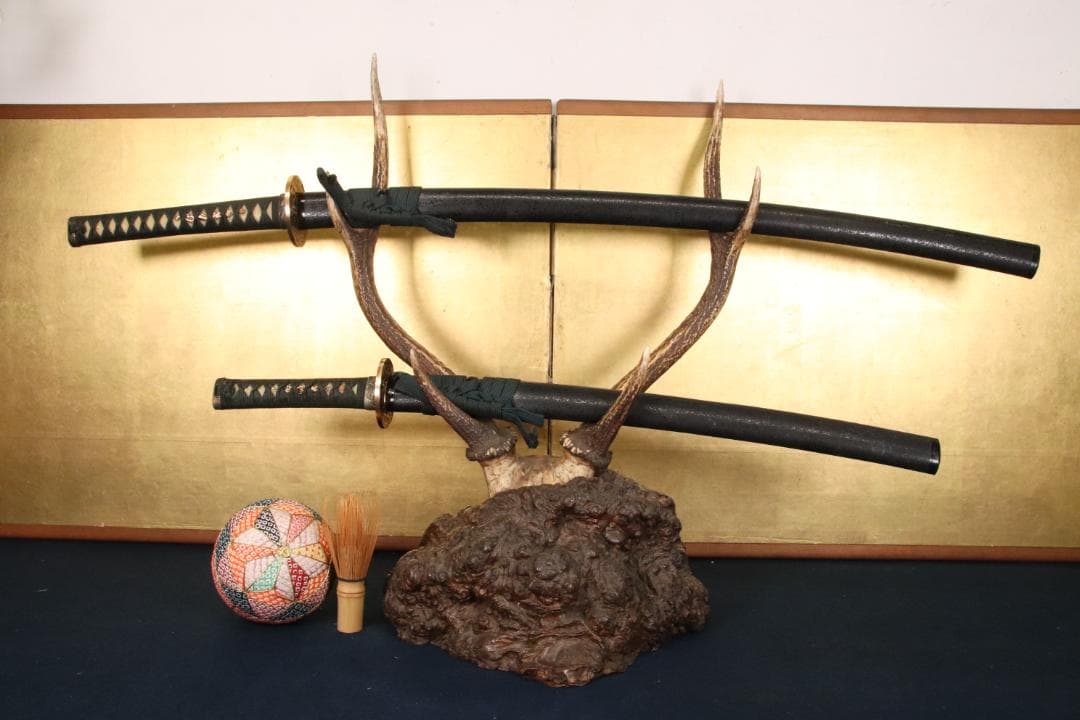 KS　刀掛け　鹿角 刀掛台 天然瘤木台座 　幅約45㎝ 高さ約60㎝ Yahoo!オークション - BE198 刀掛け 鹿角 刀掛台 天然瘤木台座 幅約45