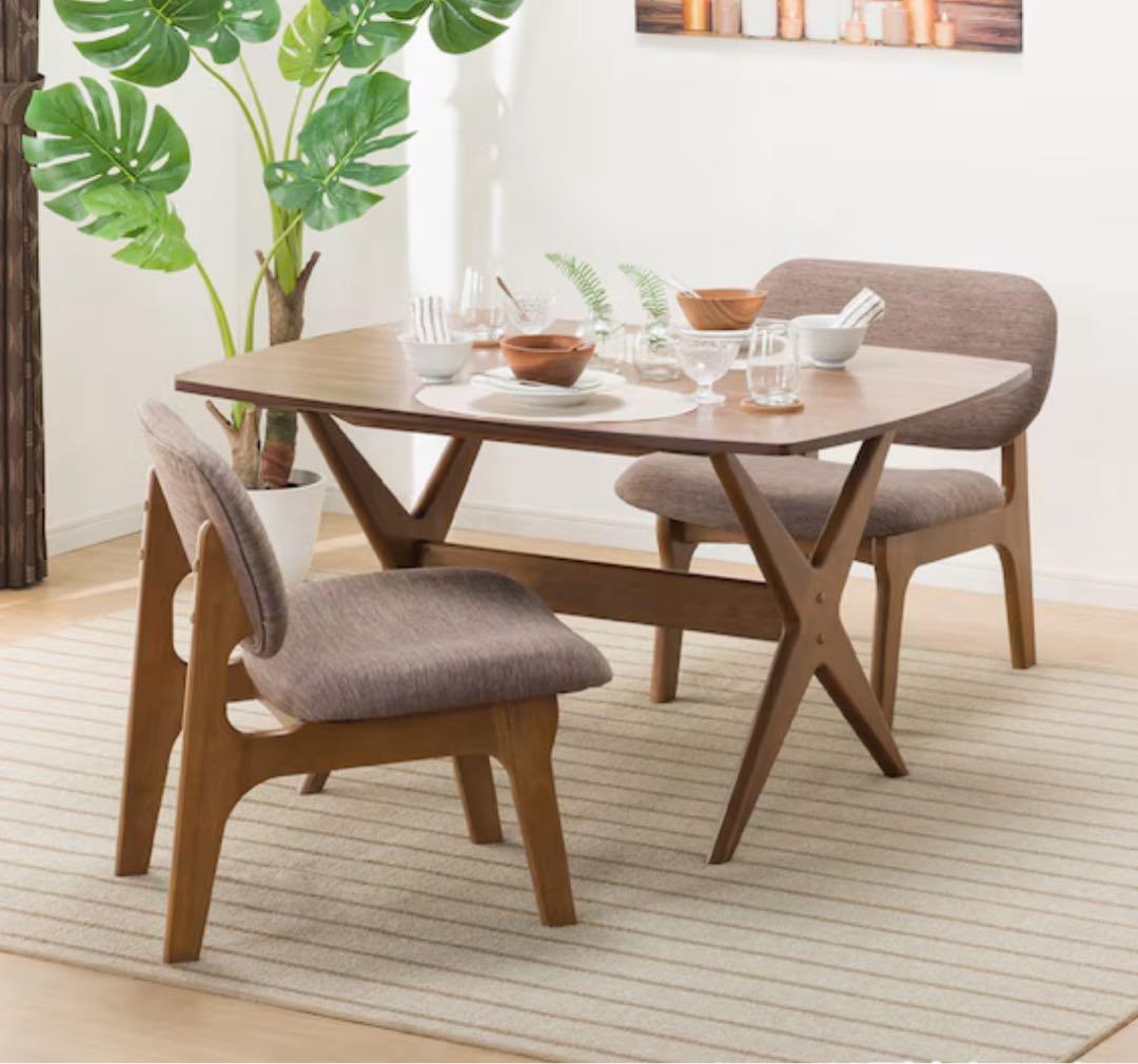 ニトリ4ヶ月使用【引渡限定・目黒区周辺】 ダイニングテーブルセット（Ｎシールド）