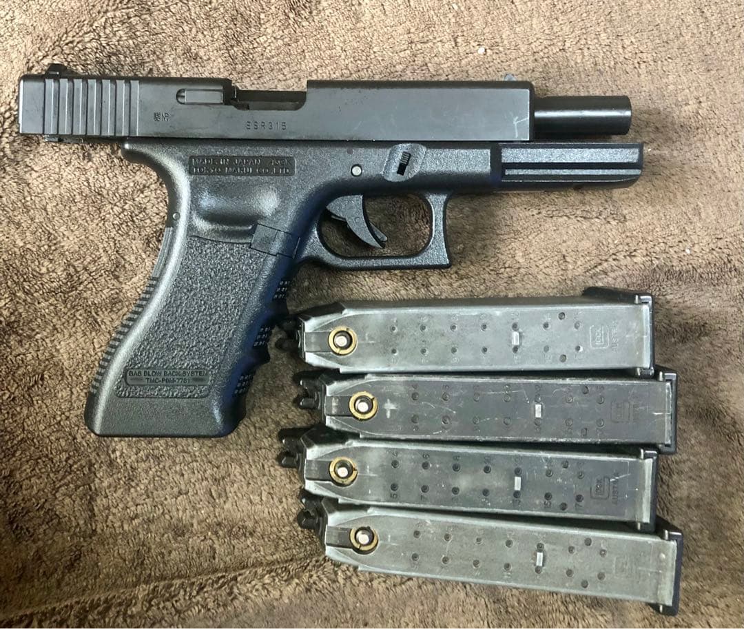 東京マルイ　ガスブローバックハンドガン　グロック18C マガジン4本付き　中古