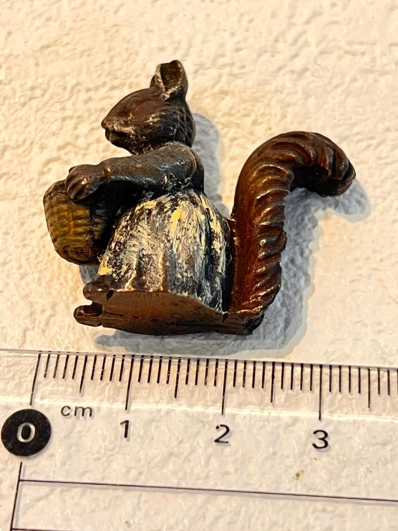 ビエナブロンズ リスのフィギュア ミニチュア｜ビエナブロンズリスの