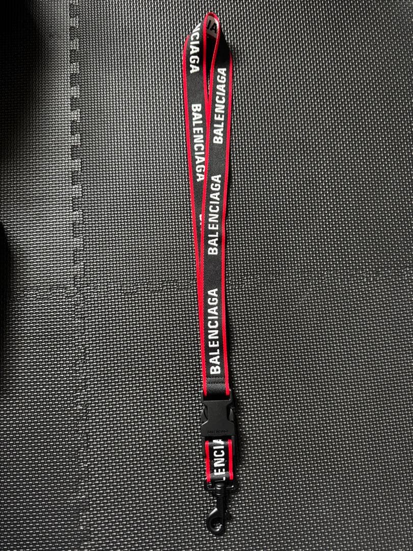 BALENCIAGA バレンシアガ ネックストラップ