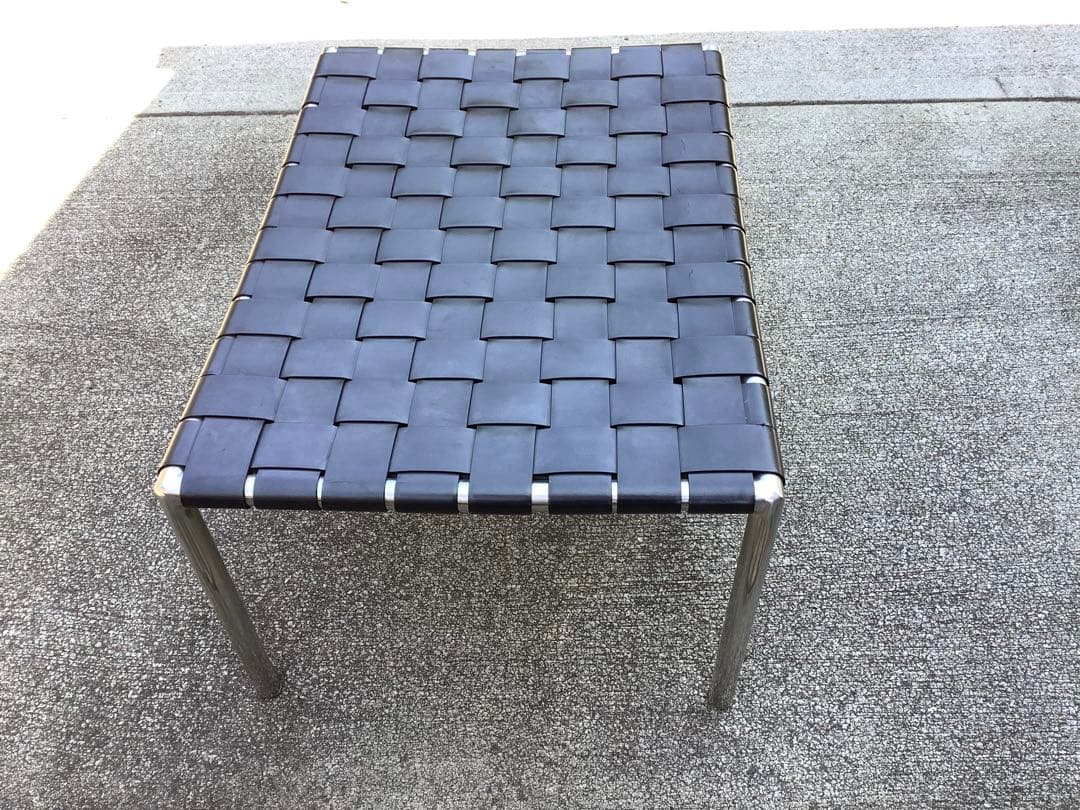 Actus ステンレスフレーム　革スツール