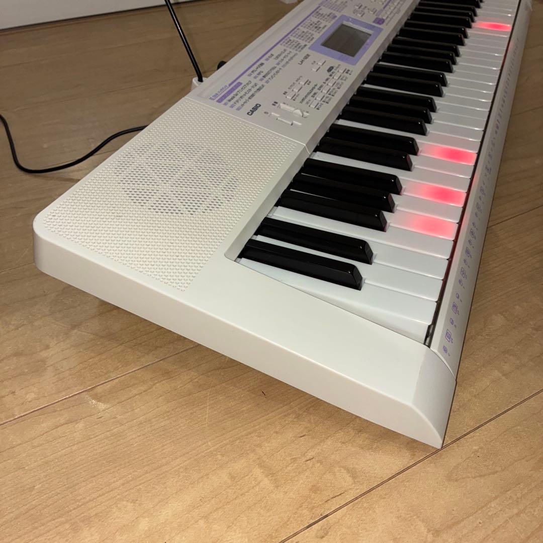 カシオ　電子キーボード　LK-122 動作良好です　光キーボード！