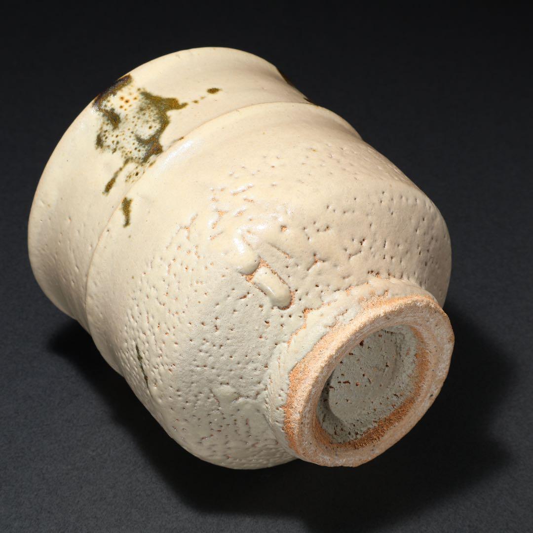 浜田庄司　糠白胴紐鉄絵茶碗　共箱　人間国宝　民藝　R1616お11