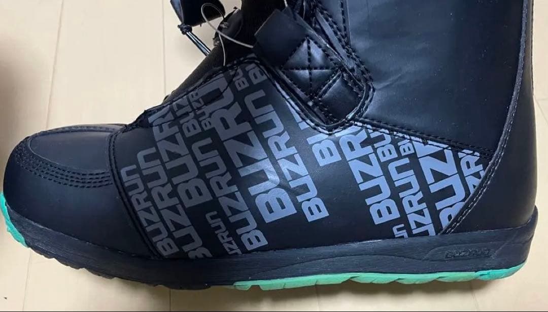 【美品】スノーボードブーツ 28cm BUZRUN