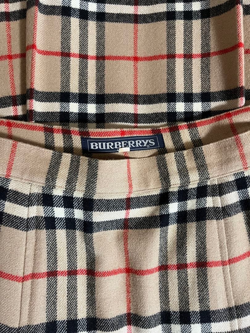 Burberry チェック柄 プリーツスカート