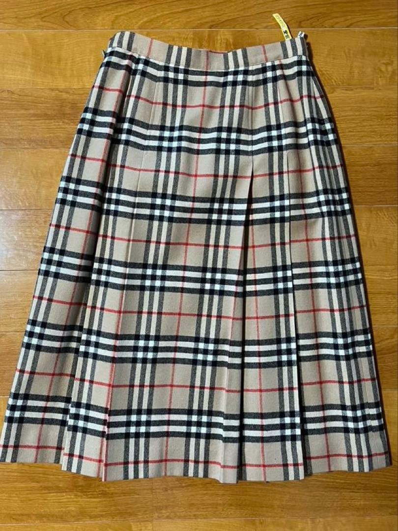 Burberry チェック柄 プリーツスカート