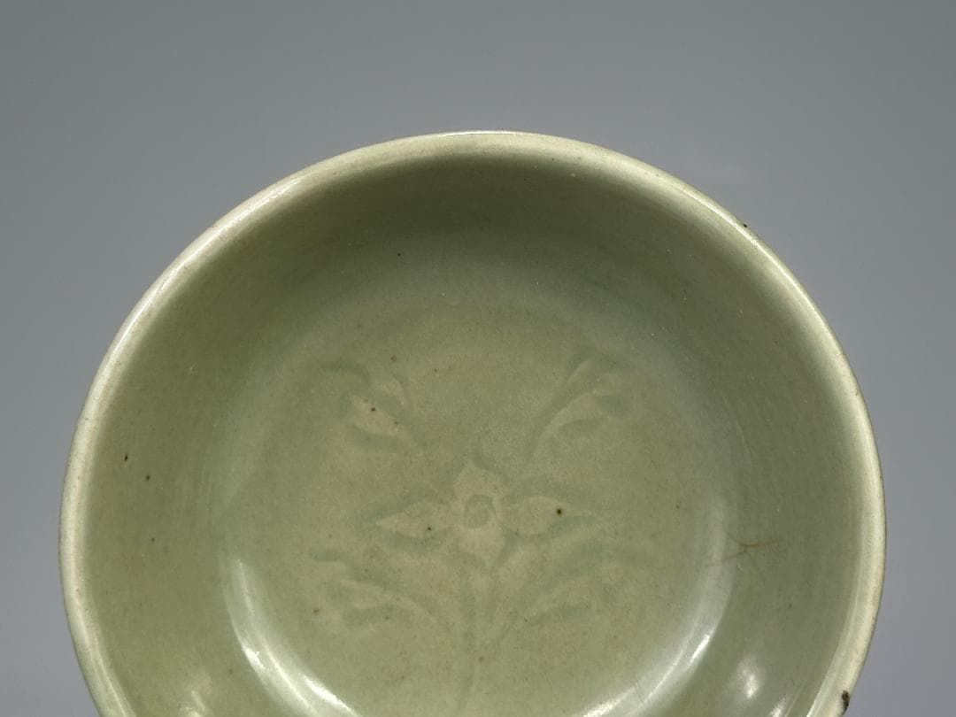 中国美術 元〜明時代 龍泉窯 青磁花卉文鉢 碗 古物保証 唐