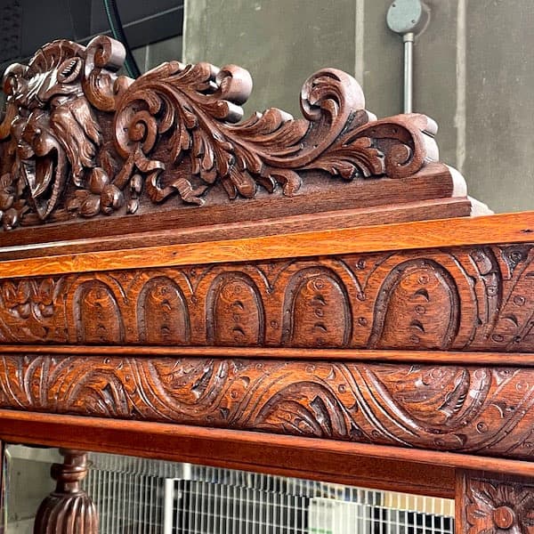 1880年頃 イギリスアンティーク ミラーバックキャビネット カップ