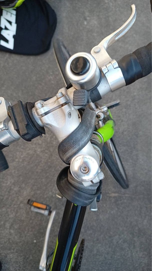 ロードバイク　NEW BALANCE Jr. TAJ24　ヘルメット付