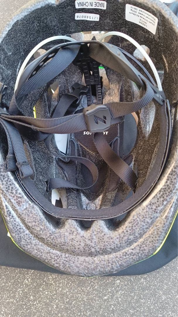 ロードバイク　NEW BALANCE Jr. TAJ24　ヘルメット付