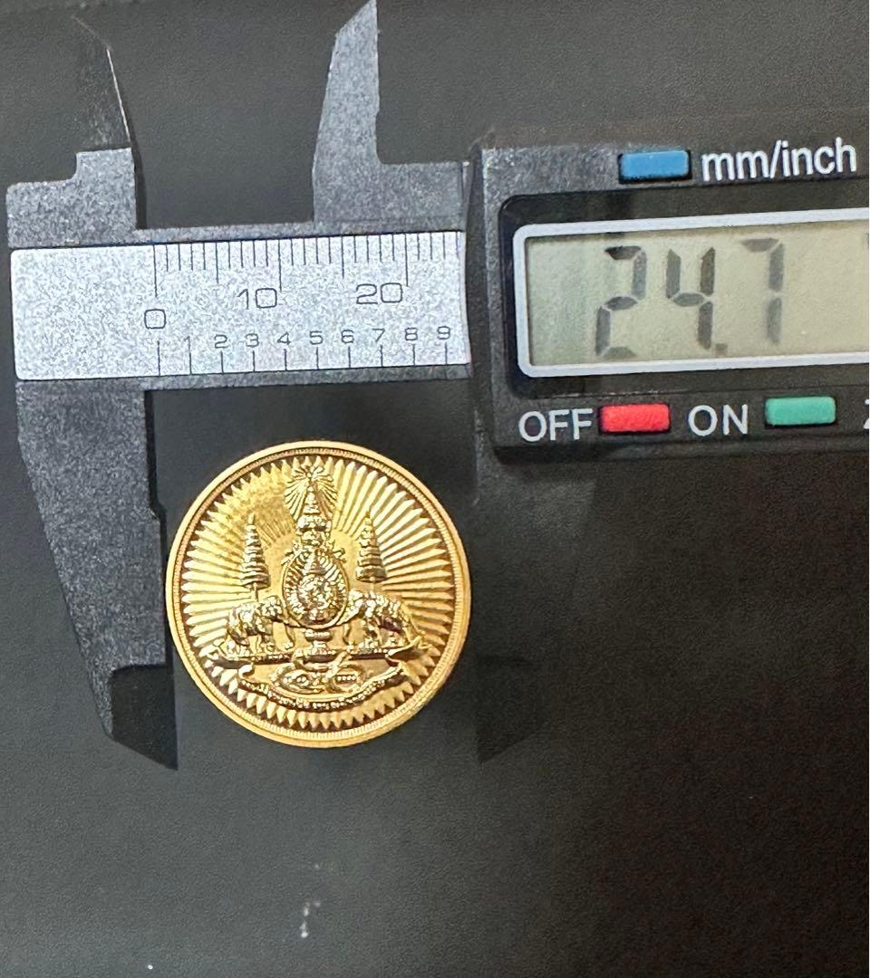 タイ国タイラーマ9 ’50歳　金色メダル