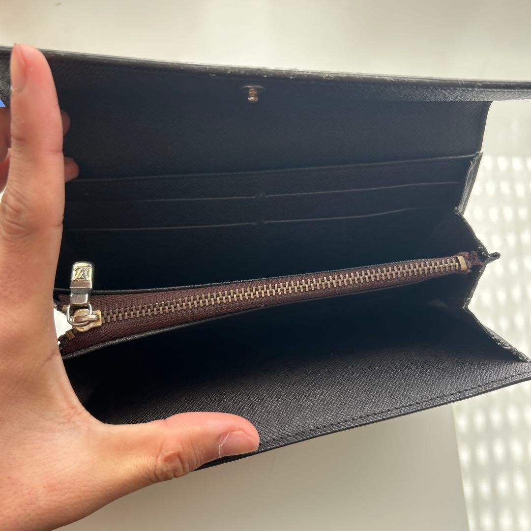 ルイ・ヴィトンのダミエ・エベヌ ポルトフォイユ・サラ長財布